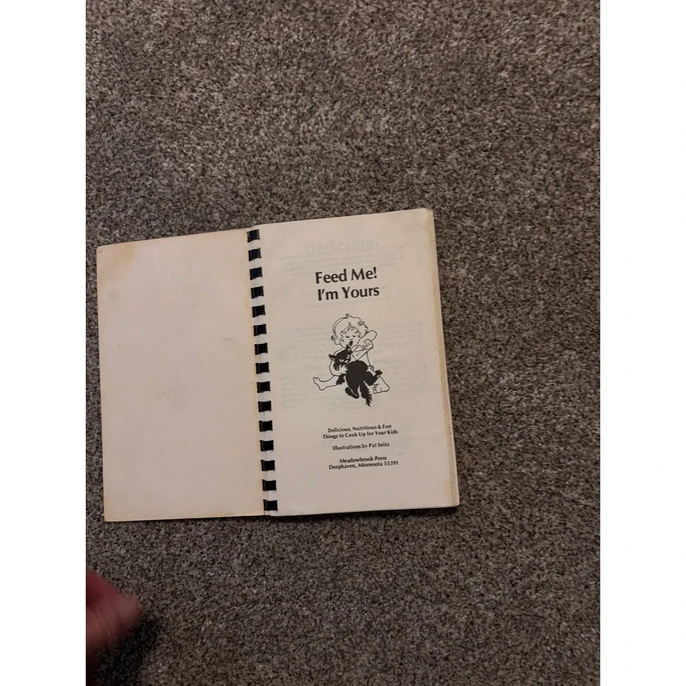 Meadowbrook Press Feed Me I'm Yours Cookbook Parents Cream Vintage 1981 Spiral